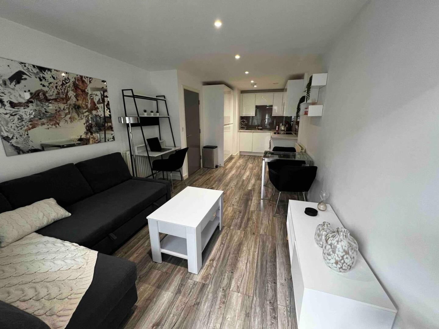 شقة Stylish 1-Bed Flat With Sofa-Bed In لندن المظهر الخارجي الصورة